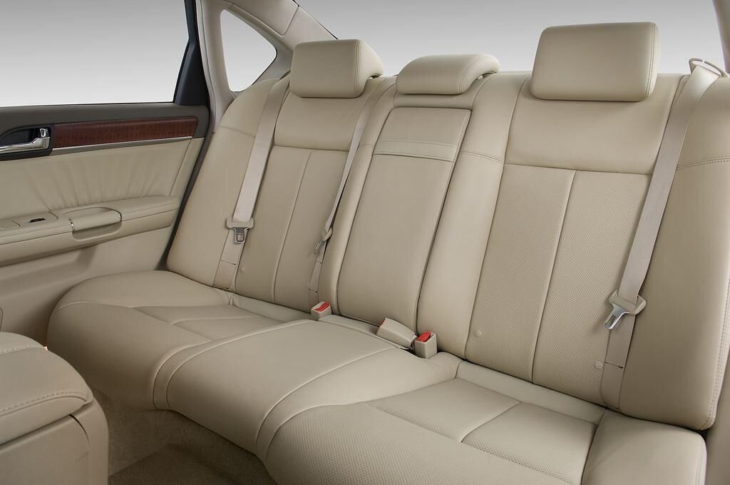 Infiniti M37 (Baujahr 2010) - 4 Türen Rücksitze