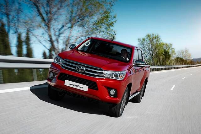 Auch Asphalt kann der Toyota 