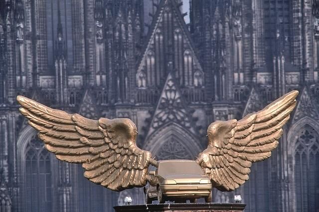 Ford Fiesta: Goldener Vogel auf dem Kölner Stadtmuseum seit 1991