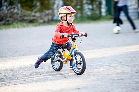 Ratgeber: Laufräder für Kinder - Nicht auf dem Bürgersteig üben Ratgeber: Laufräder für Kinder - Nicht auf dem Bürgersteig üben