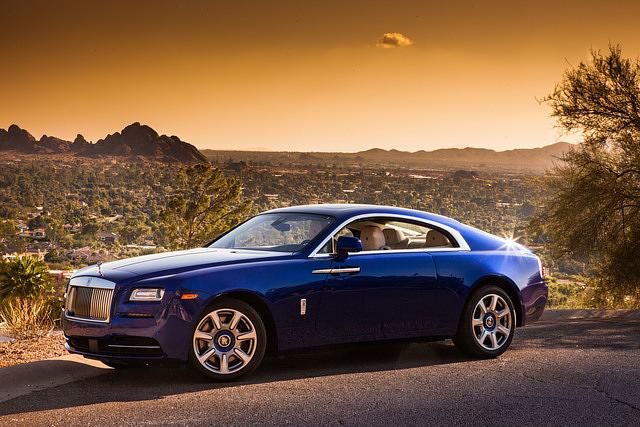 Der Rolls-Royce Wratih ist stolze 5,27 Meter lang