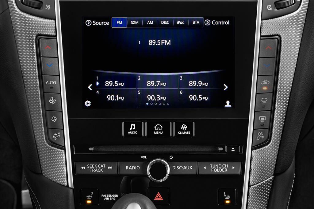 Infiniti Q50 (Baujahr 2015) Sport 4 Türen Radio und Infotainmentsystem