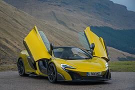 McLaren 675 LT Spider - Schnell weg (Kurzfassung) McLaren 675 LT Spider - Schnell weg (Kurzfassung)