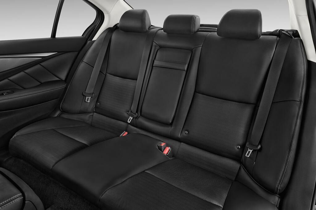 Infiniti Q50 (Baujahr 2015) Sport 4 Türen Rücksitze