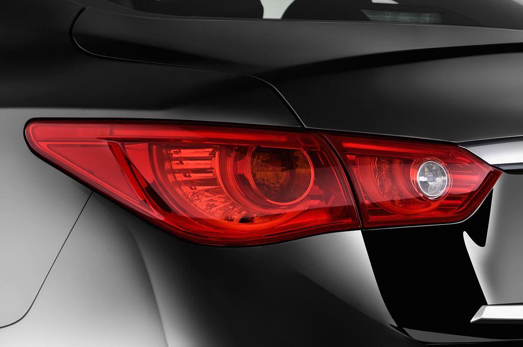 Infiniti Q50 (Baujahr 2015) Sport 4 Türen Rücklicht