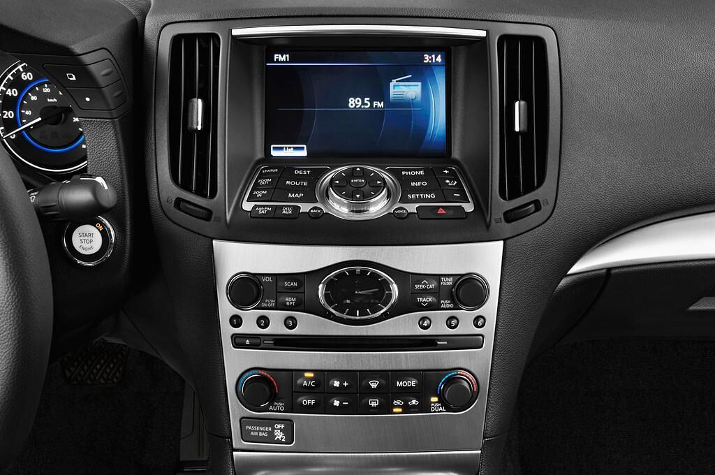 Infiniti Q60 (Baujahr 2014) - 2 Türen Radio und Infotainmentsystem