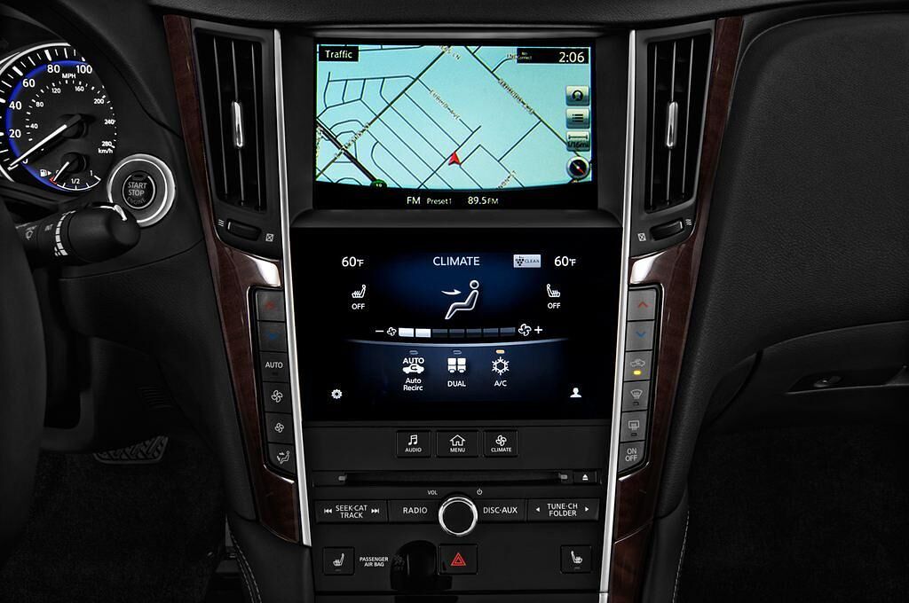 Infiniti Q50 Hybrid (Baujahr 2014) Hybrid 4 Türen Temperatur und Klimaanlage