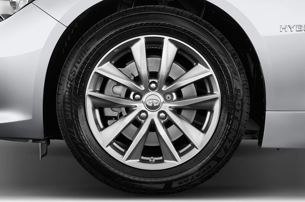 Infiniti Q50 Hybrid (Baujahr 2014) Hybrid 4 Türen Reifen und Felge