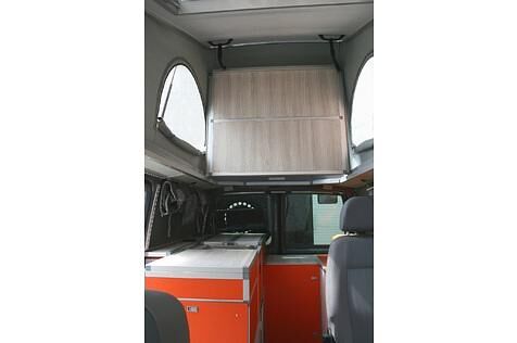 VW T6 Terracamper - das Dach klappt sich hier nach hinten aus