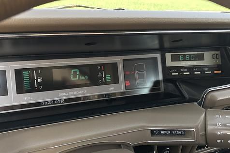 Das digitale Cockpit des Subaru 1800 4WD Super Station GLF