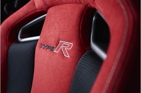 Sportsitze mit dem Type R Logo sind gehören dazu