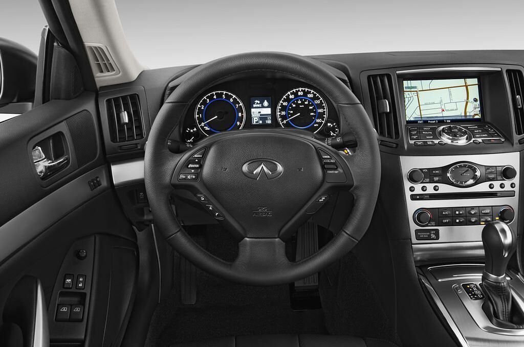 Infiniti Q60 (Baujahr 2014) - 2 Türen Lenkrad