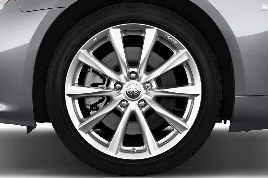 Infiniti Q60 (Baujahr 2014) - 2 Türen Reifen und Felge