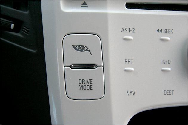 Über den Drive-Mode-Schalter lassen sich die drei verschiedenen Fahrmodi wechseln