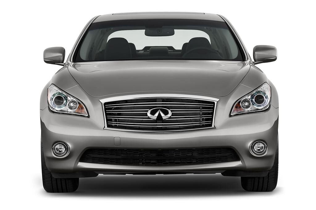 Infiniti Q70 (Baujahr 2014) 3.7 V6 7AT 4 Türen Frontansicht