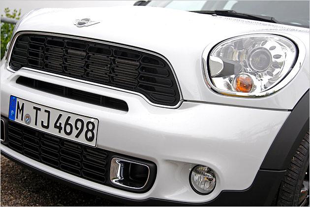 Große Öffnungen an der Front versorgen den 1,6-Liter-Motor mit kühlender Luft