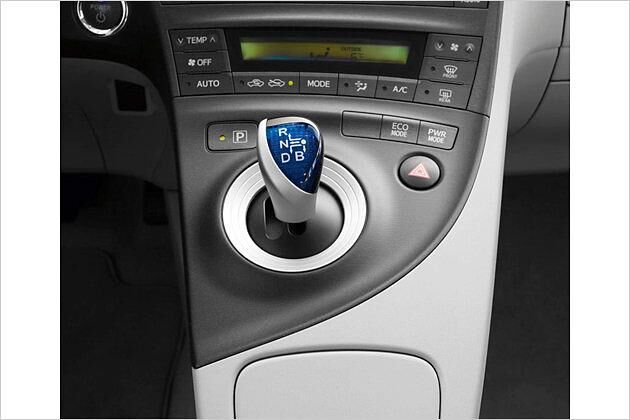Mit dem blauen Stummel wird wie bei einer Automatik der Fahrmodus gewählt