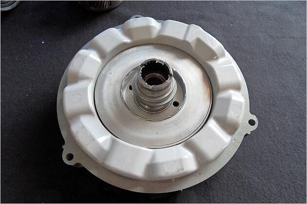 Der Antriebsmotor (Motor-Generator 2, MG2) bietet 207 Newtonmeter