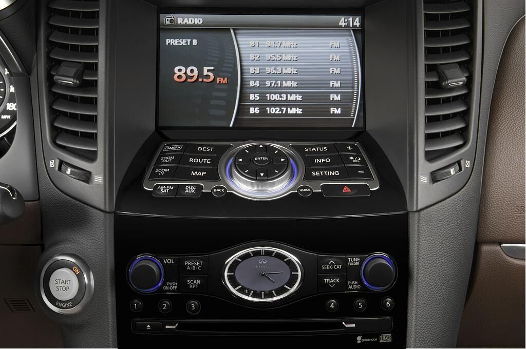 Infiniti FX (Baujahr 2010) S Premium 5 Türen Radio und Infotainmentsystem