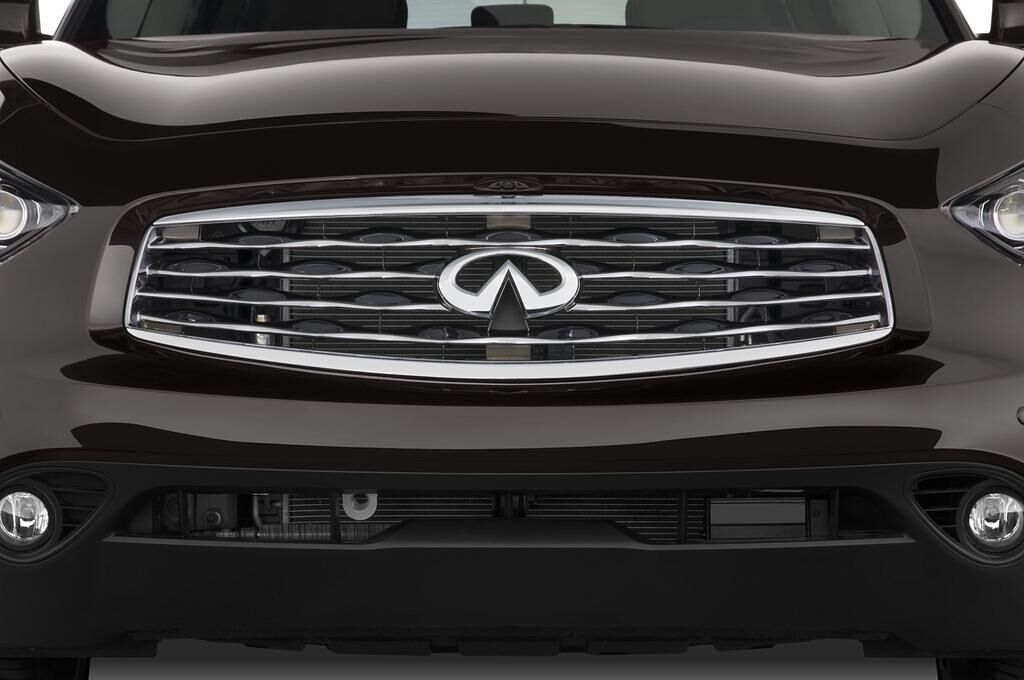Infiniti FX (Baujahr 2010) S Premium 5 Türen Kühlergrill und Scheinwerfer