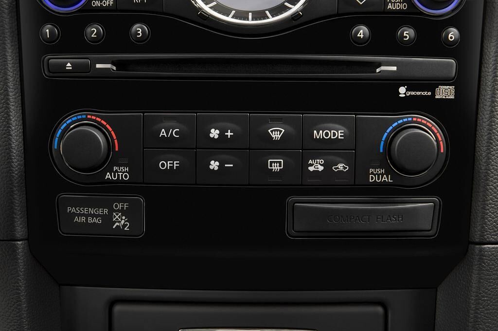 Infiniti FX (Baujahr 2010) S Premium 5 Türen Temperatur und Klimaanlage