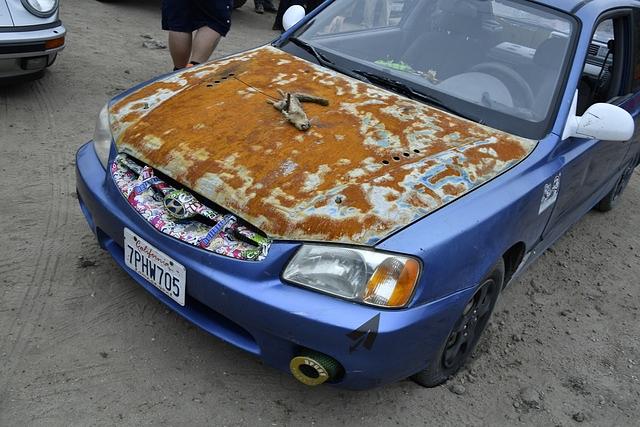 Beim Concours de LeMons versammeln sich einen Tag vor dem glorreichen Defilee auf dem Green von Pebble Beach traditionell die schlimmsten Rostlauben, die skurrilsten Fehlkonstruktionen und die...