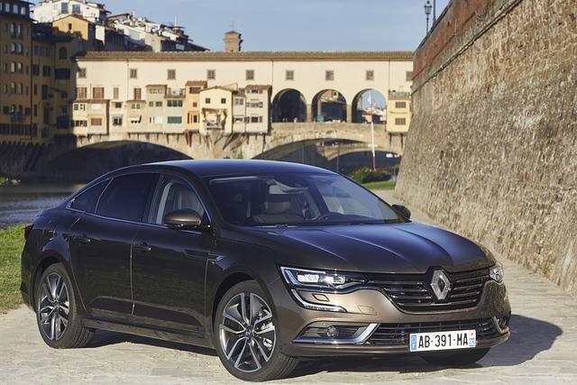 Der große Renault ist komplett im aktuellen Design-Stil der Marke gehalten
