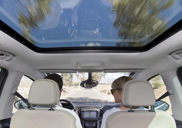 Herrliche Aussichten: Wer mag, kann den Zafira mit großem Glasdach bekommen