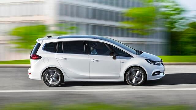 In der  Seitenansicht hat sich der Opel Zafira kaum verändert