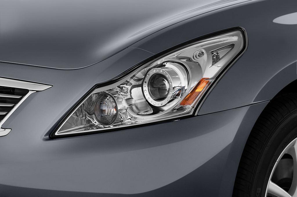 Infiniti G (Baujahr 2010) GT Premium 4 Türen Scheinwerfer