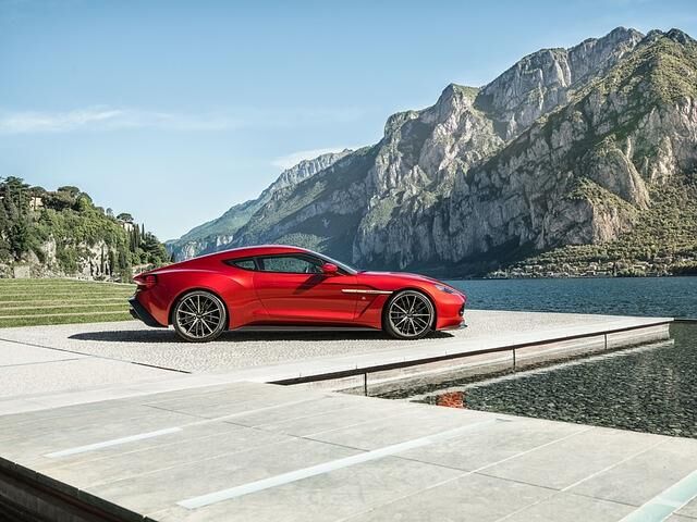 Die Kundenrückmeldung bei der Präsentation des Vanquish Zagato Concept am Comer See sei so „beispiellos“ positiv gewesen, dass nun 99 Stück des Brit-Sportlers mit italienischem Flair gebaut werden,...