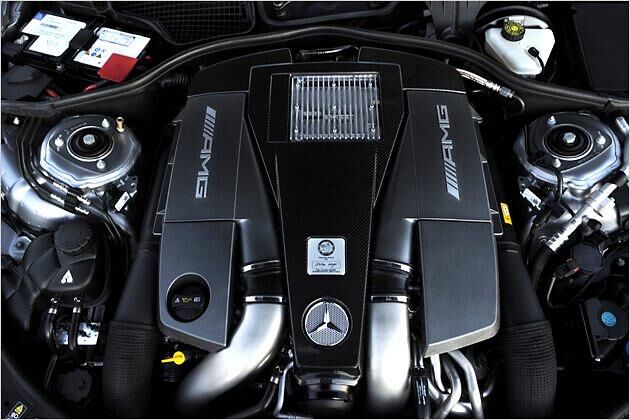 Trotz Turboaufladung mit kernigem Klangbild unterwegs: Der neue V8