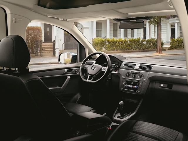 In der Pkw-Version verfügt der VW Caddy TGI Edition über ein Navisystem