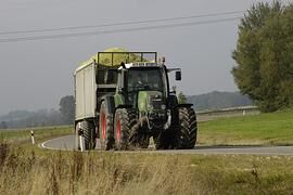 Ratgeber: Achtung in der Erntezeit  - Mähdrescher und Co. können gefährden 