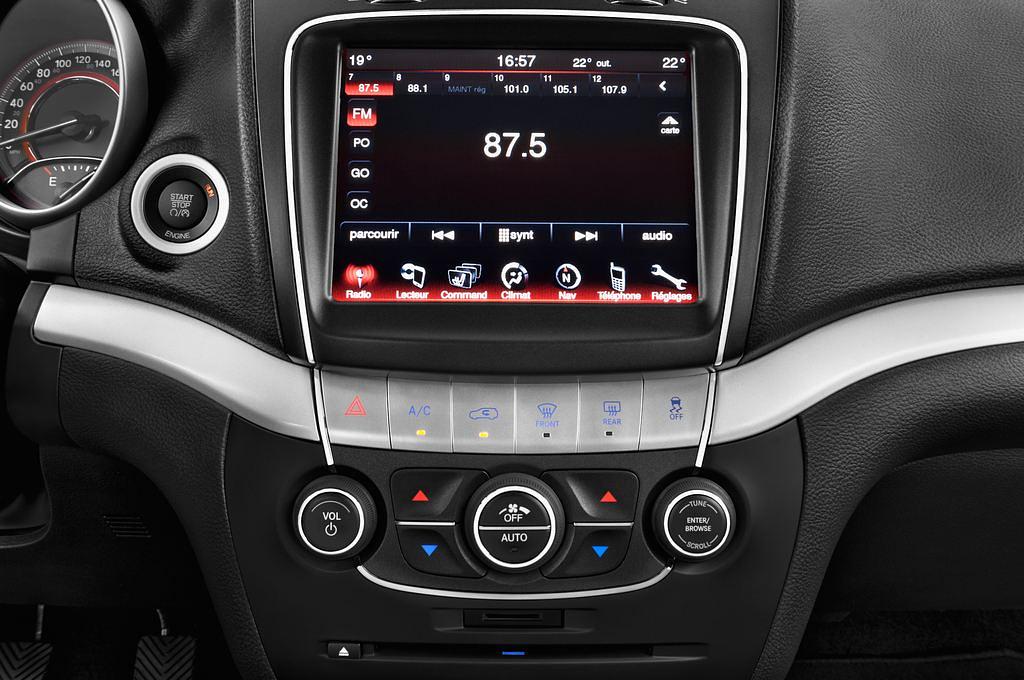 FIAT Freemont (Baujahr 2014) Lounge 5 Türen Radio und Infotainmentsystem
