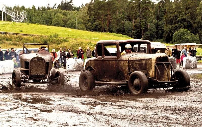 Ein 1932er Ford Coupe Dirt Track Racer.