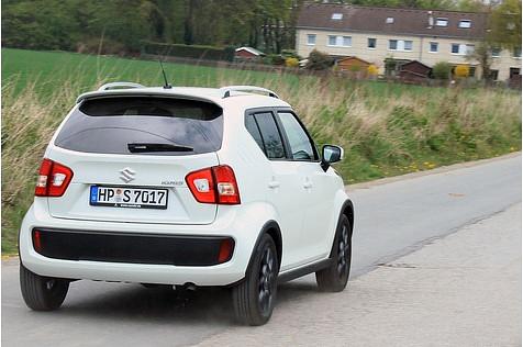 Ob allein oder mit Kindern, der Suzuki Ignis bietet Platz genug.