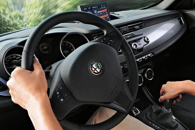 Das Cockpit ist hübsch geraten, offenbart aber Mängel bei der Bedienung 