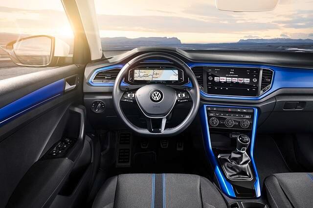Wer den Premium-Fetisch von VW kennt, wird sich wundern, dass im T-Roc ausschließlich Hartplastik verwendet wurde