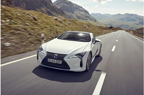 Der Lexus LC 500h hat eine Systemleistung von 359 PS