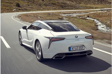 Das Coupé tritt gegen den 6er BMW und den Maserati GT an