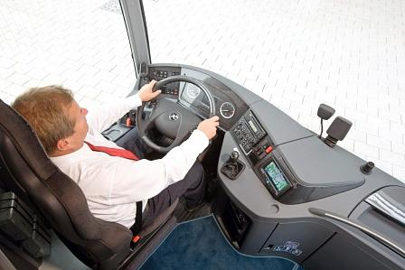 In der setra comfortclass S41 macht es sich auch der Fahrer richtig bequem.