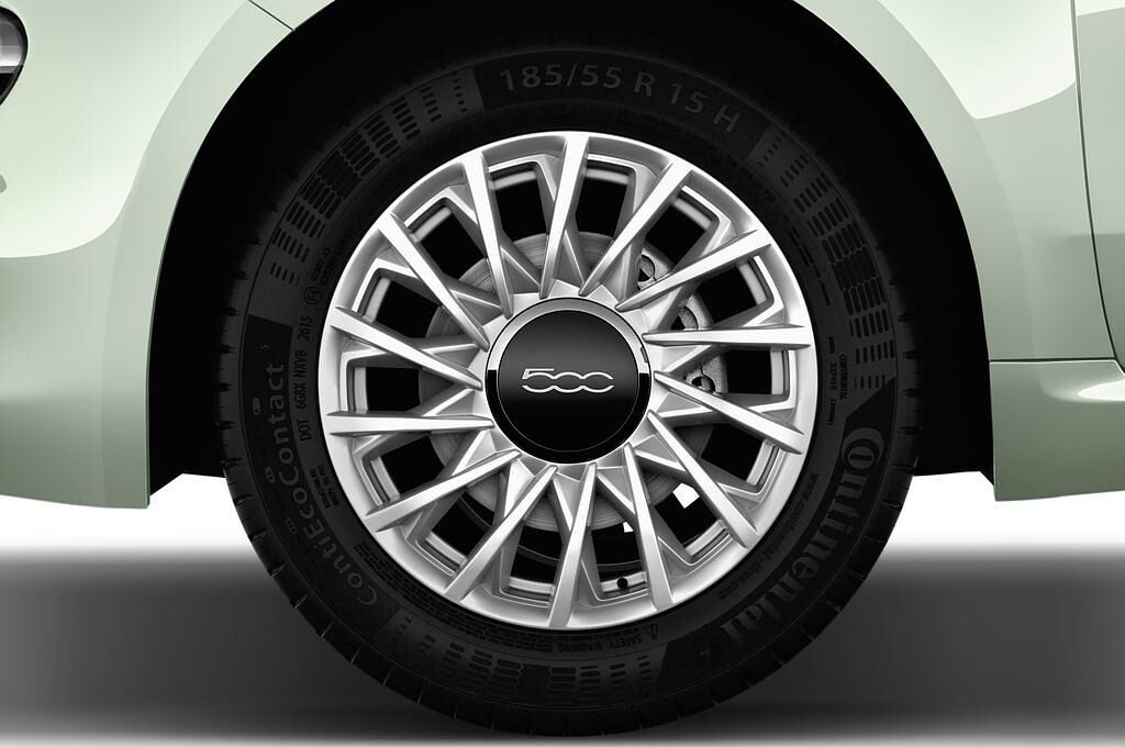 FIAT 500 (Baujahr 2016) Lounge 3 Türen Reifen und Felge