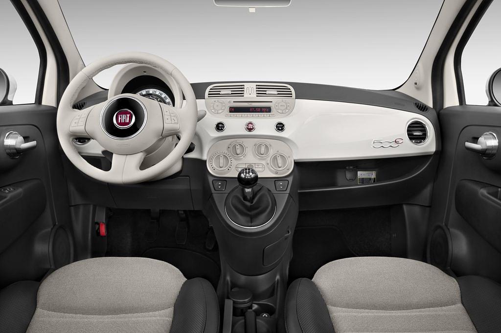 FIAT 500 C (Baujahr 2010) Lounge 2 Türen Cockpit und Innenraum