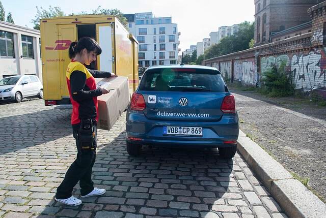 Per GPS ermittelt dann der DHL-Rechner, wo das Auto gerade geparkt ist