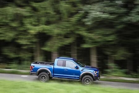 Test: Ford F-150 Raptor   - Thundertruck 