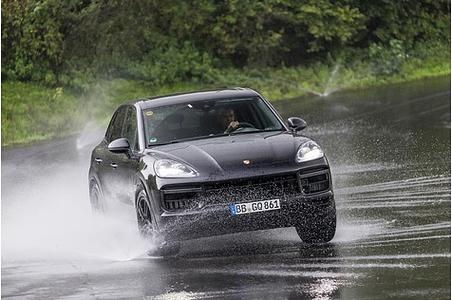 Dritte Generation Porsche Cayenne - Waffenträger Dritte Generation Porsche Cayenne - Waffenträger