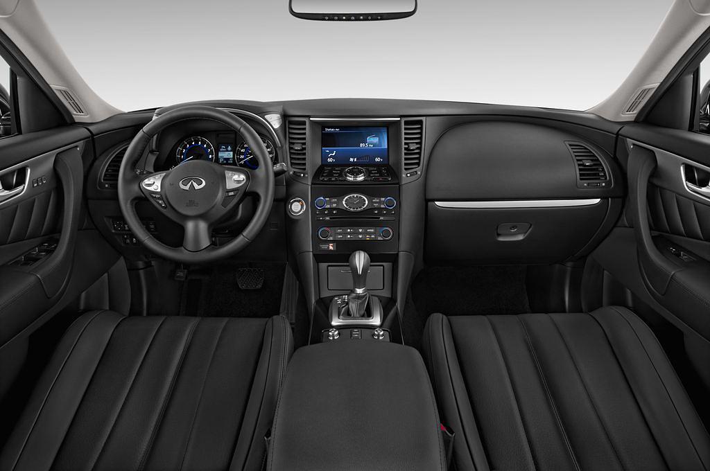 Infiniti QX70 (Baujahr 2013) - 5 Türen Cockpit und Innenraum