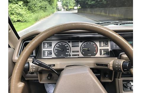 Subaru 1800 Turismo 4WD - Blick auf ungewohnte Instrumente