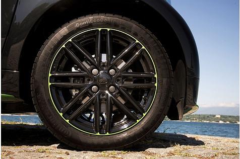 Bis zu 16 Zoll große Räder hat der Smart Cabrio Electric Drive.